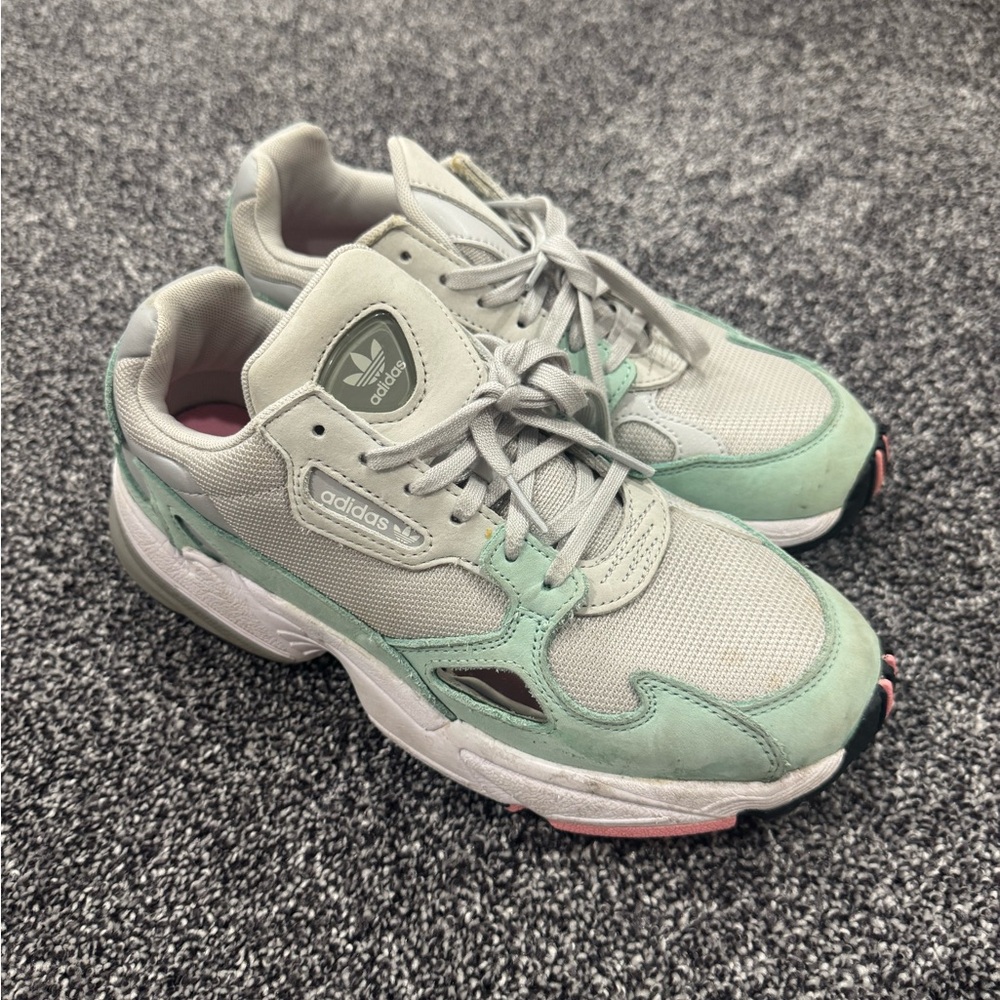 Adidas falcon Kylie Jenner sneaker size 8